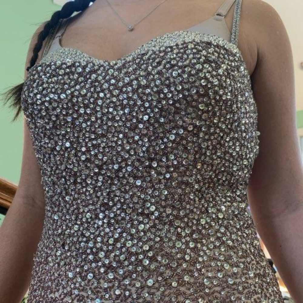 Formal Dress - Picture 4 of 11